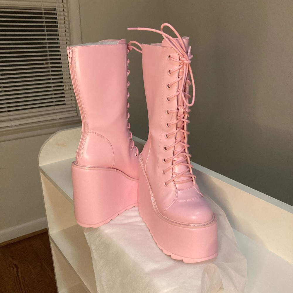 (New)YRU Pink Platform Boots Size 7